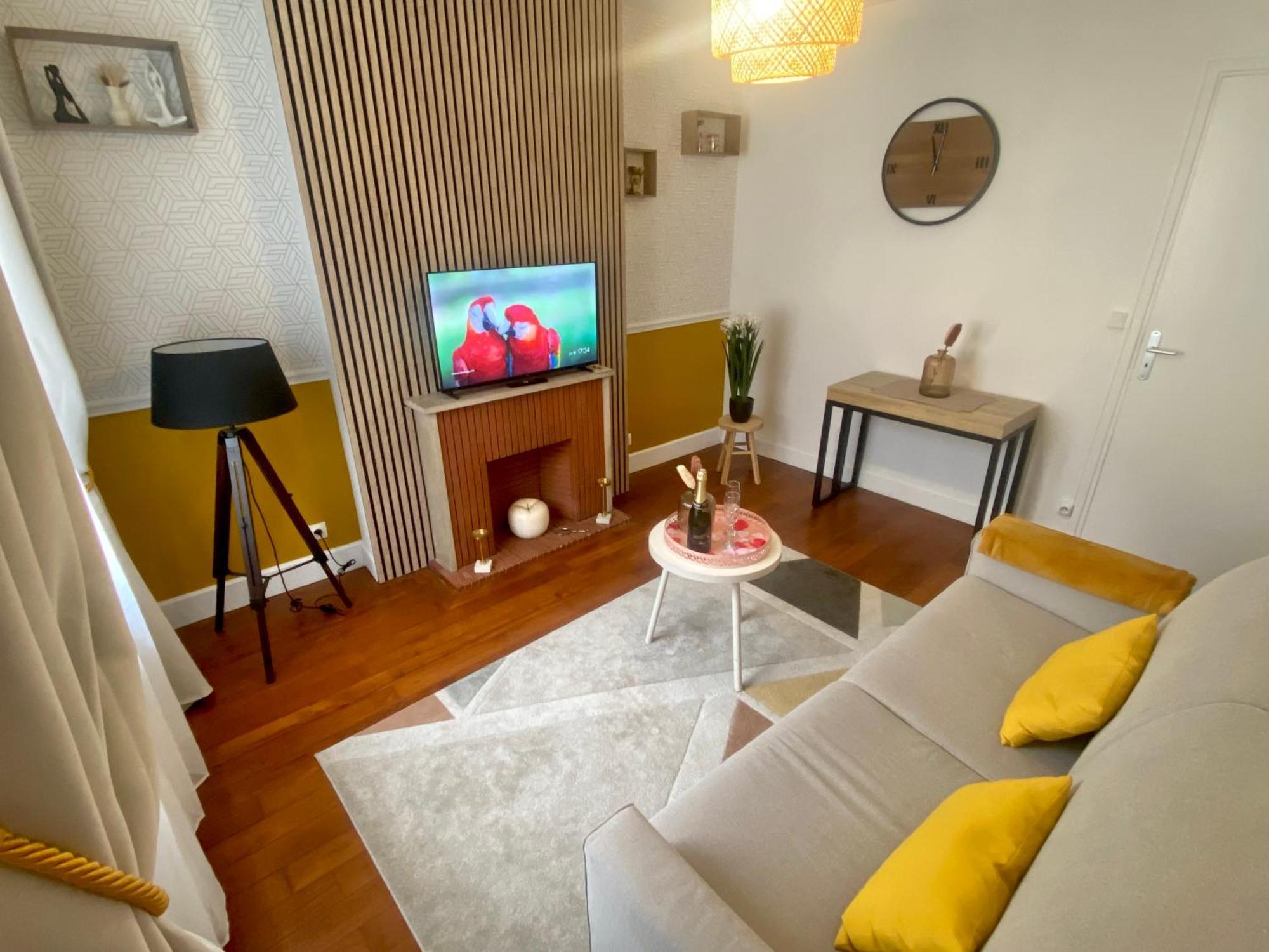 Le Cocon De La Tour -Vip-Compiegne-Hyper Centre Διαμέρισμα Εξωτερικό φωτογραφία